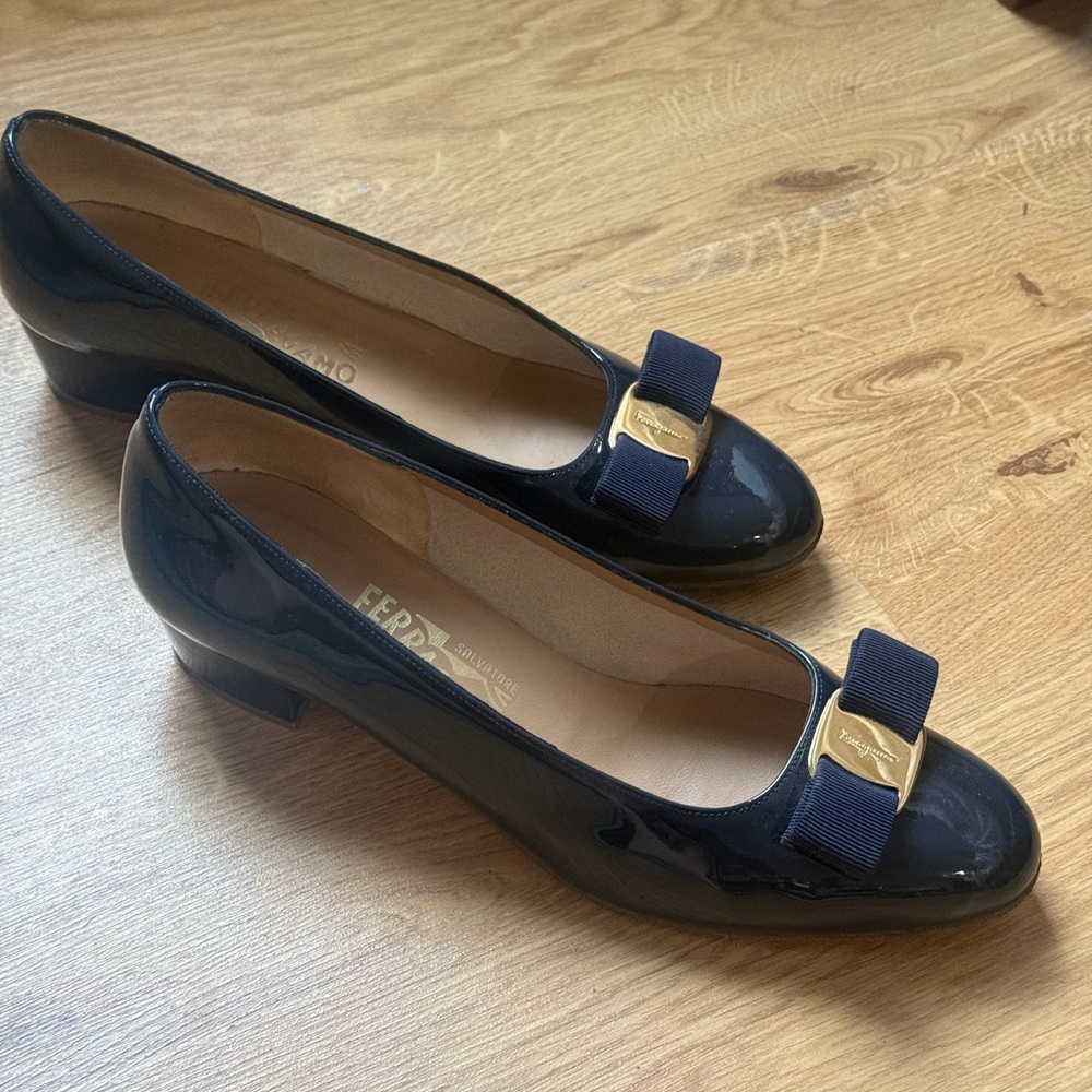 Salvatore Ferragamo Navy Blue Patent Leather Kitten Heels